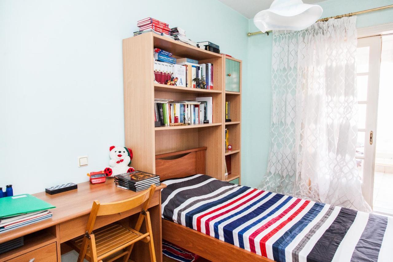 Sunny Apartment Near Metro Station Athén Kültér fotó
